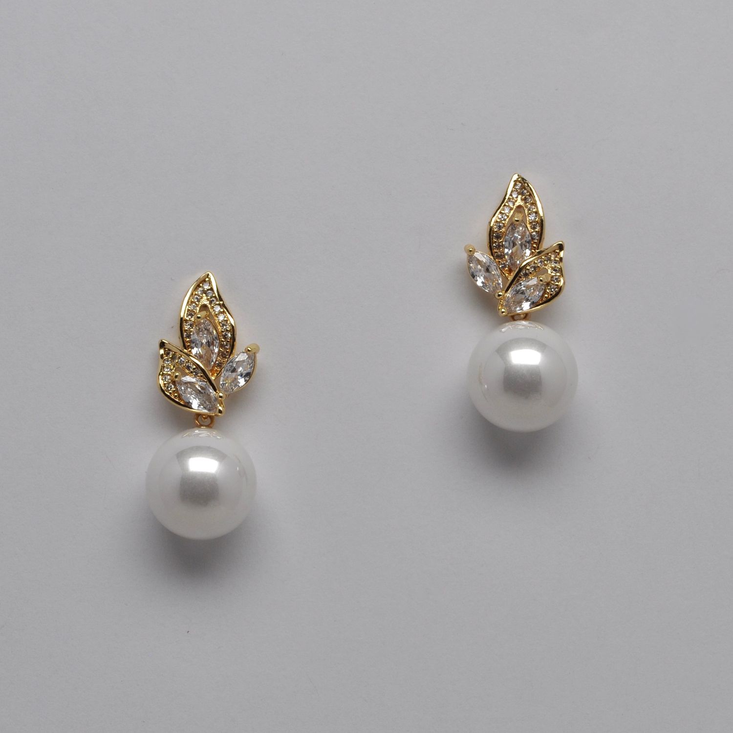 YJ2405E40G CZ/PRL/G MRQ LEAVS DNG EAR