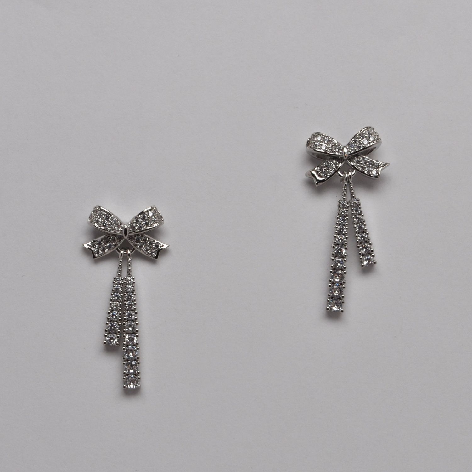 YJ2430E1S CZ/S BOW W/RIBBN EAR