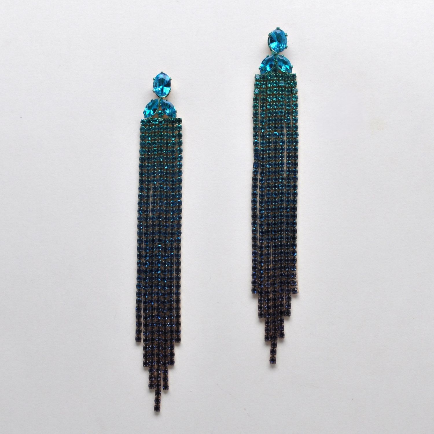 CC0076E25G TEAL/G SML STNS 3 LINE TASSL W' CRYS TOP ER