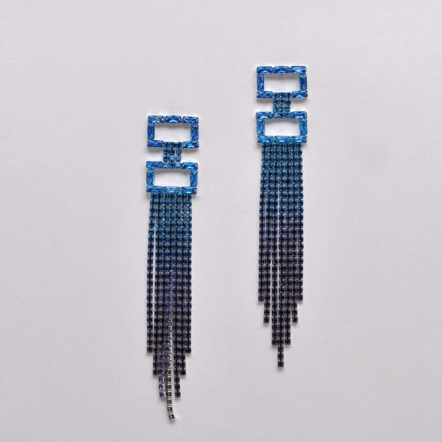 CC0079E25S BLUE ZIRC/S  DBL RECTNGLE TOP OMBRE TASSL EAR
