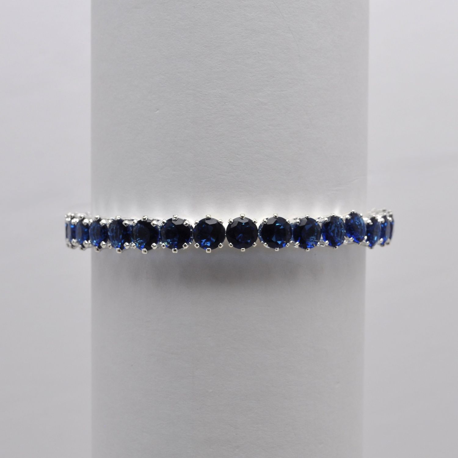 CC0065B8S NAVY/SIL 1 ROW STONE COIL WRAP BRC