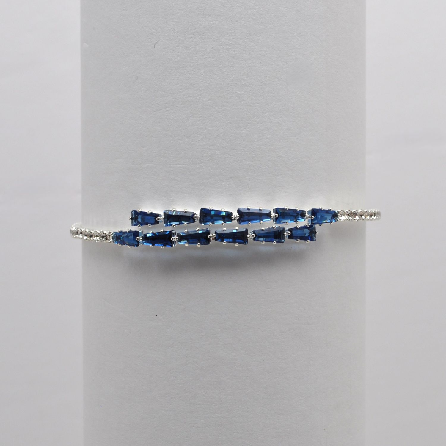 CC0067B8S1 CZ/NAVY/S 1 ROW BAGETTE STONE WRAP BRC