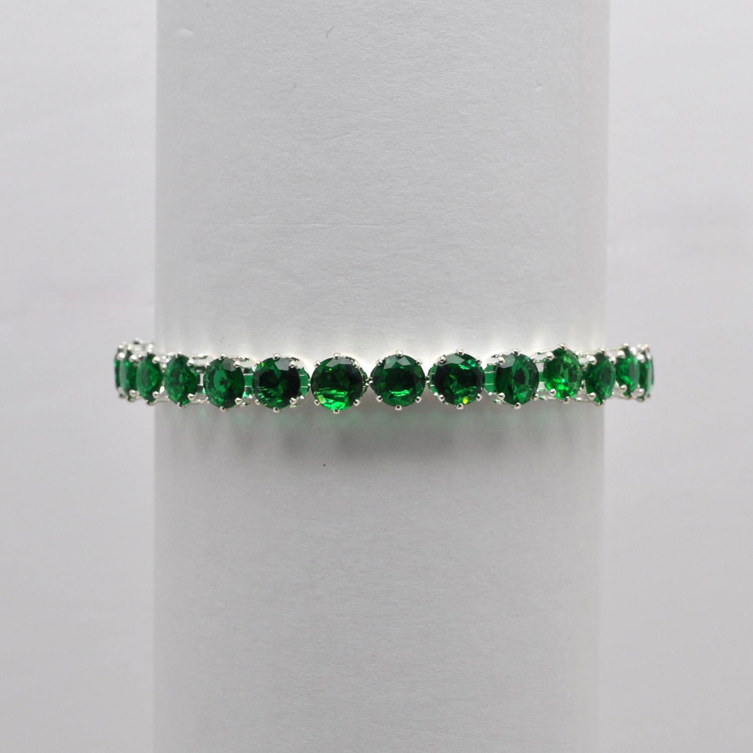 CC0065B18S EMERD/SIL 1 ROW STONE COIL WRAP BRC