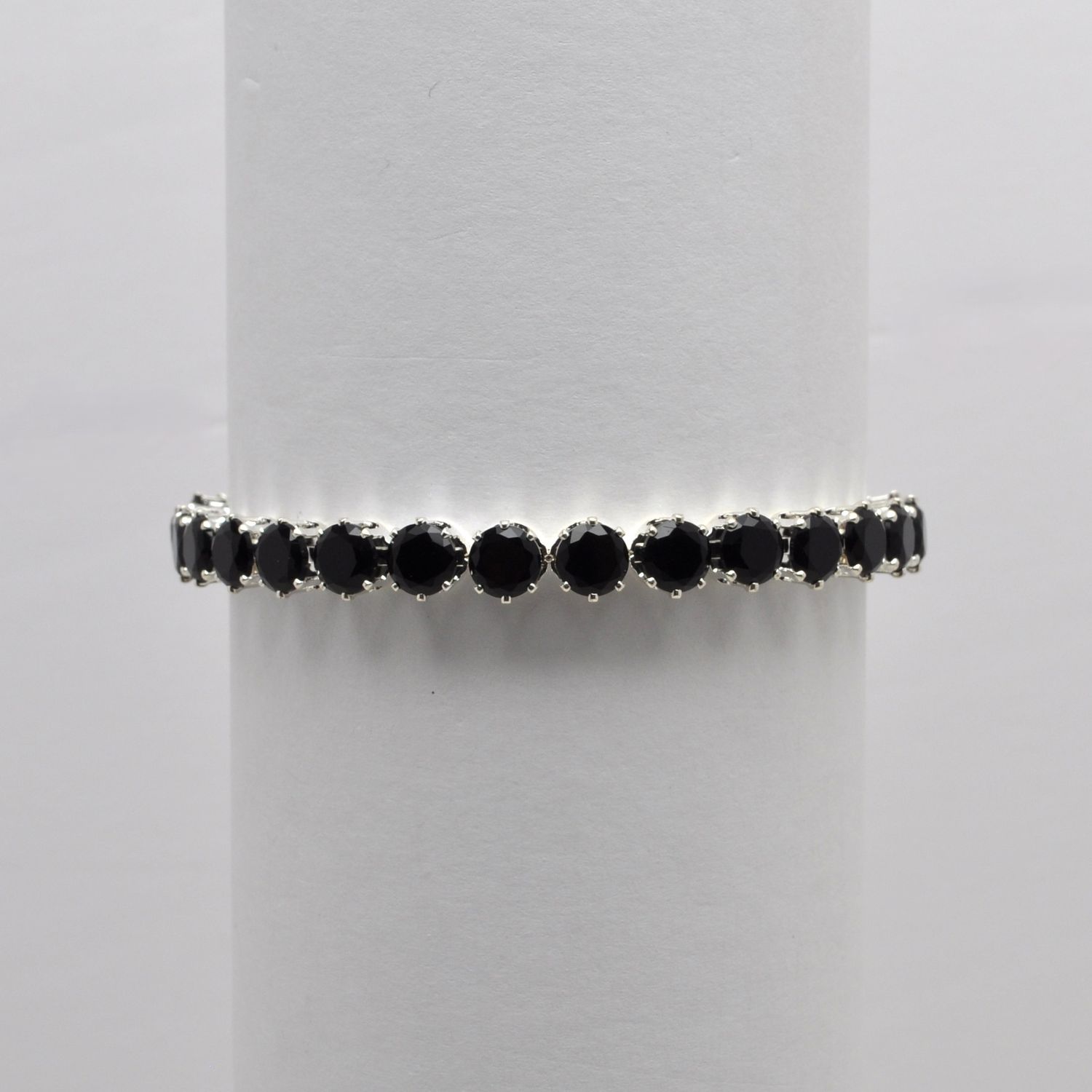 CC0065B2S JET/SIL 1 ROW STONE COIL WRAP BRC