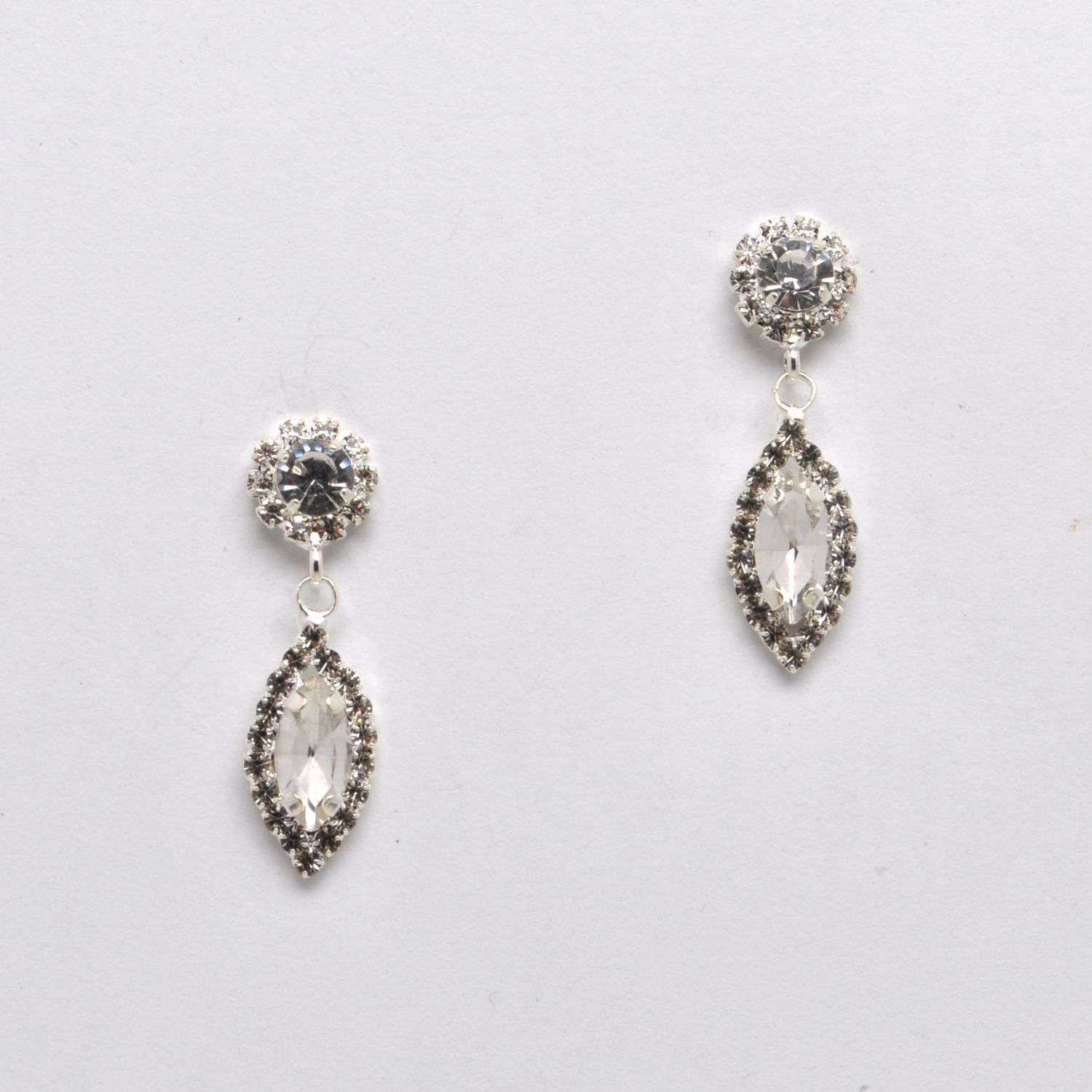 CC0060E1S CRY/S SHORT FRMD MRQ STNS DNGL EAR