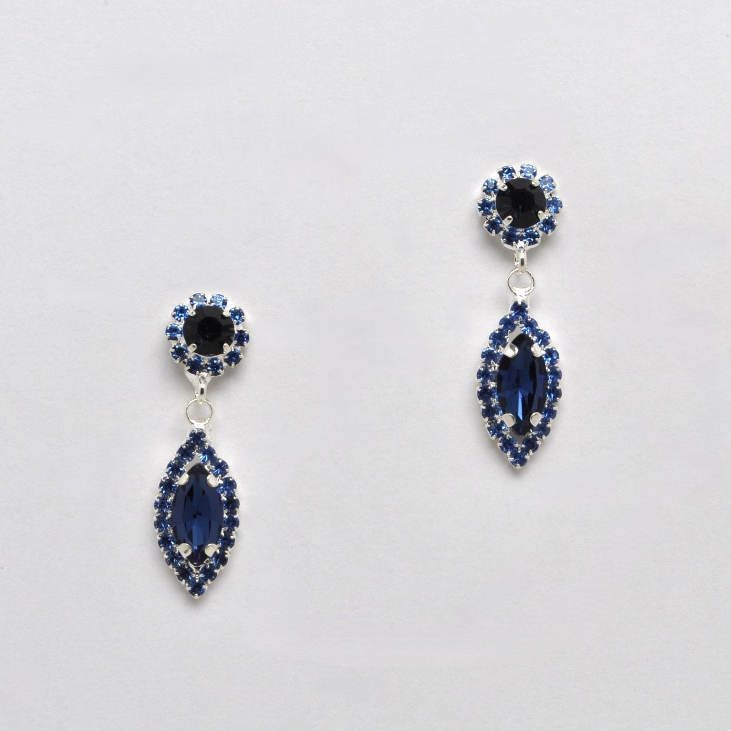 CC0060E8S NAVY/S SHORT FRMD MRQ STNS DNGL EAR