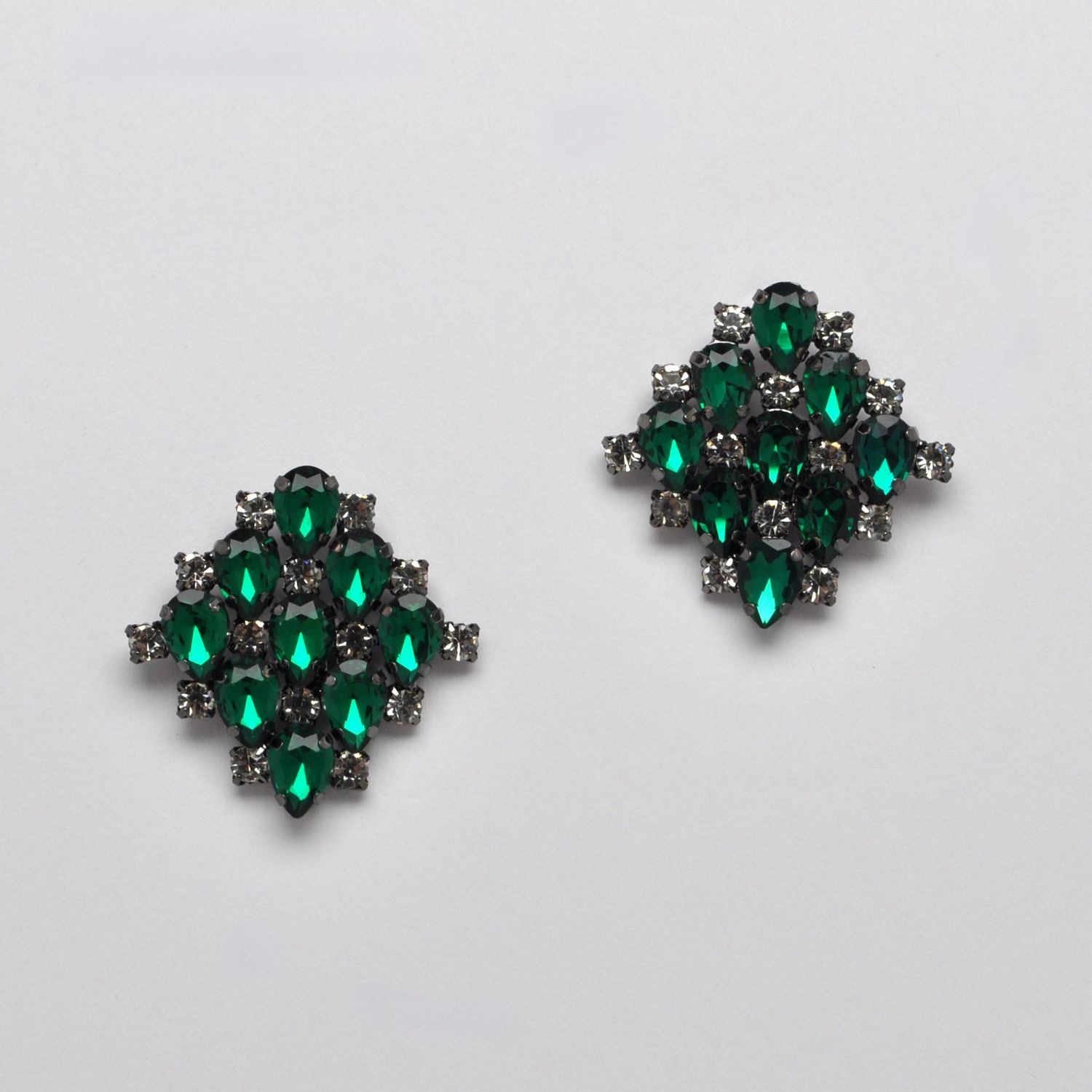 CC0075E18H EMRLD/HEM DIAMD SHP CLSTR CLIP EAR