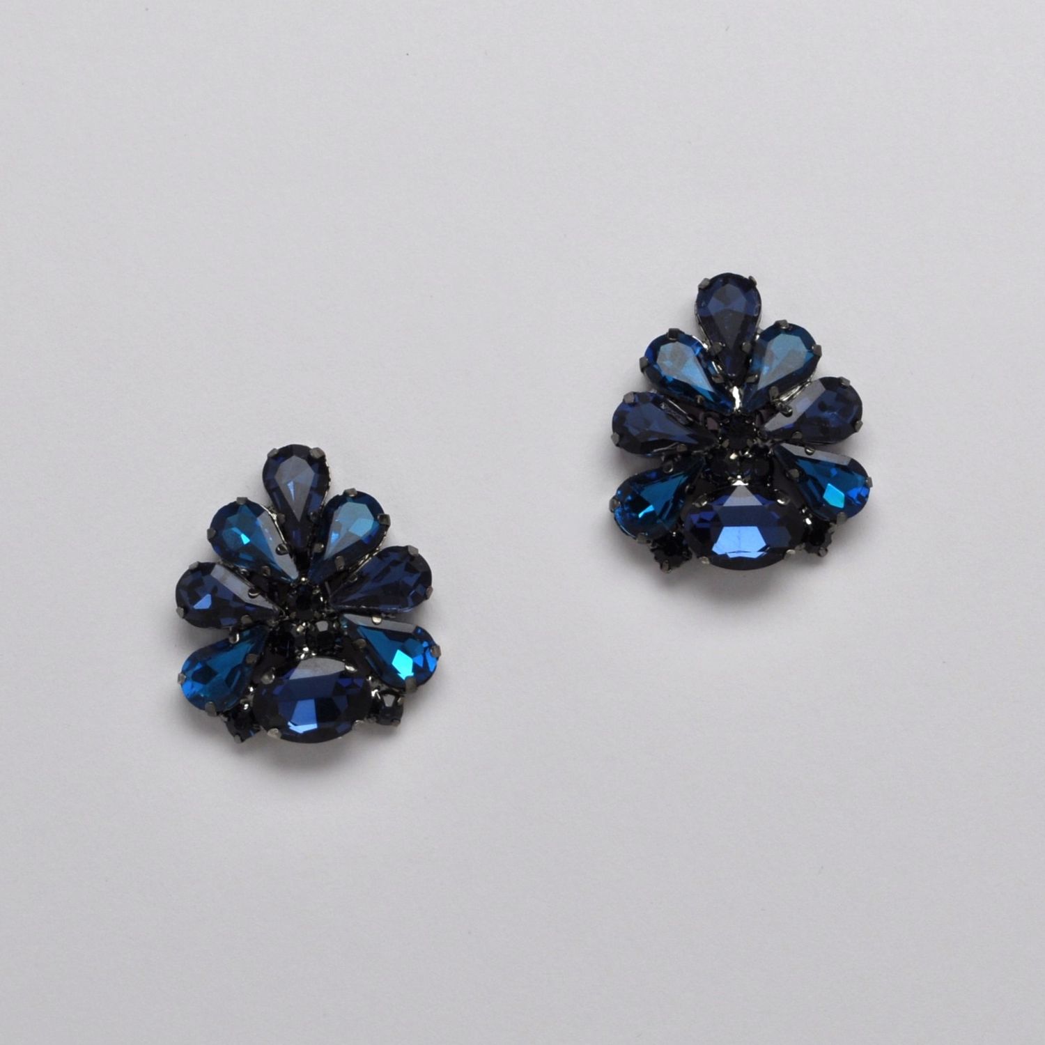 CC0074E25S8 TEAL/NAVY/S MARQUISE SHAPE CLUSTER CLIP EAR