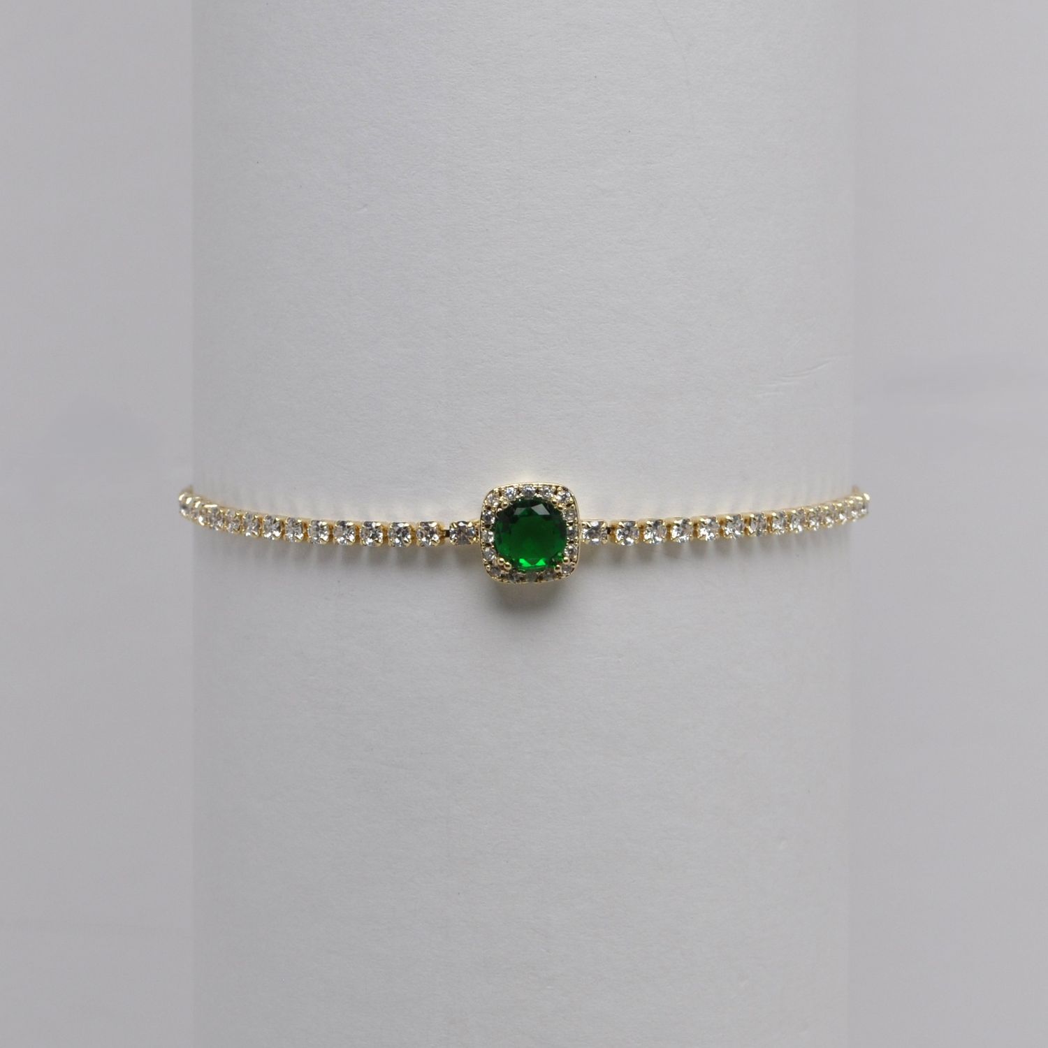 LB326605B18G CZ/G EMERALD SQUARE SMALL STONES CNTR  BOLO BRAC