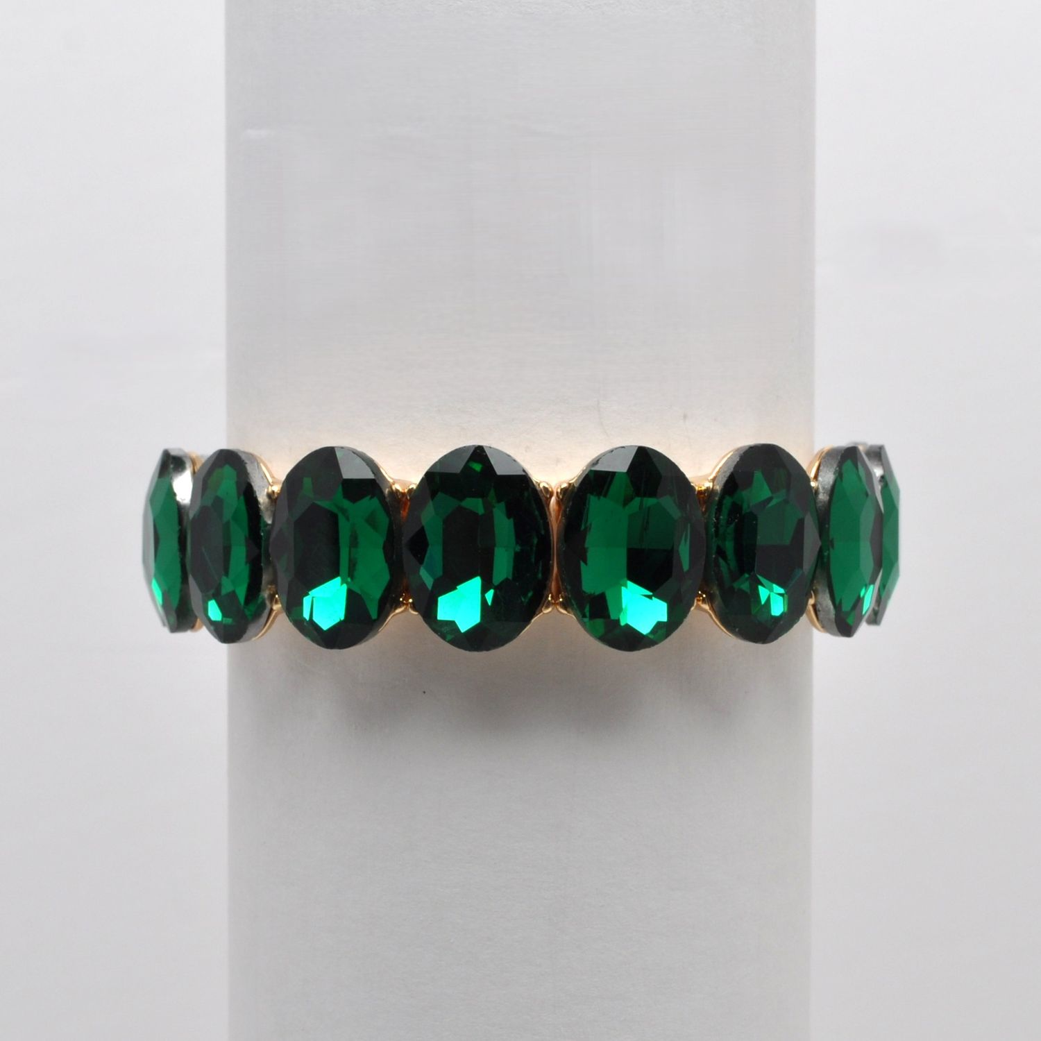 QQ3439B18G  EMERLD/G OVAL STONE STRETCH BRCLT