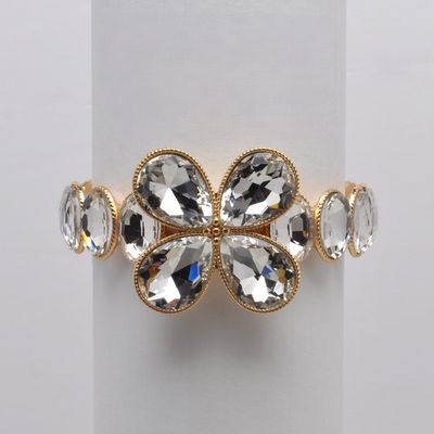 QQ3962B1G  CRYS/G  OVAL STN W' BUTTER FLY WNGS CNTR BRCLT