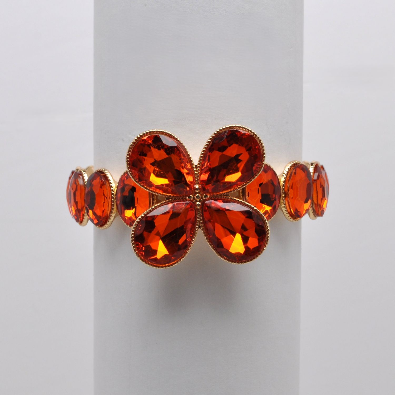 QQ3962B32G  HYA/G   STN W' BUTTER FLY WNGS CNTR BRCLT