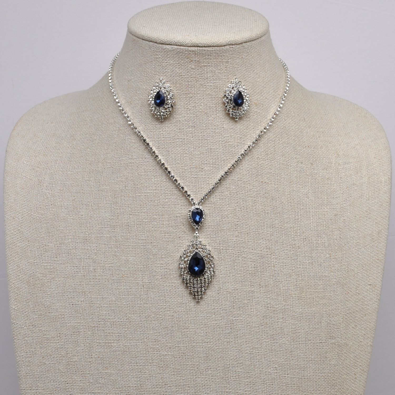 EN20958S8S1 MONT/S FRMD MRQ STNS NECK SET