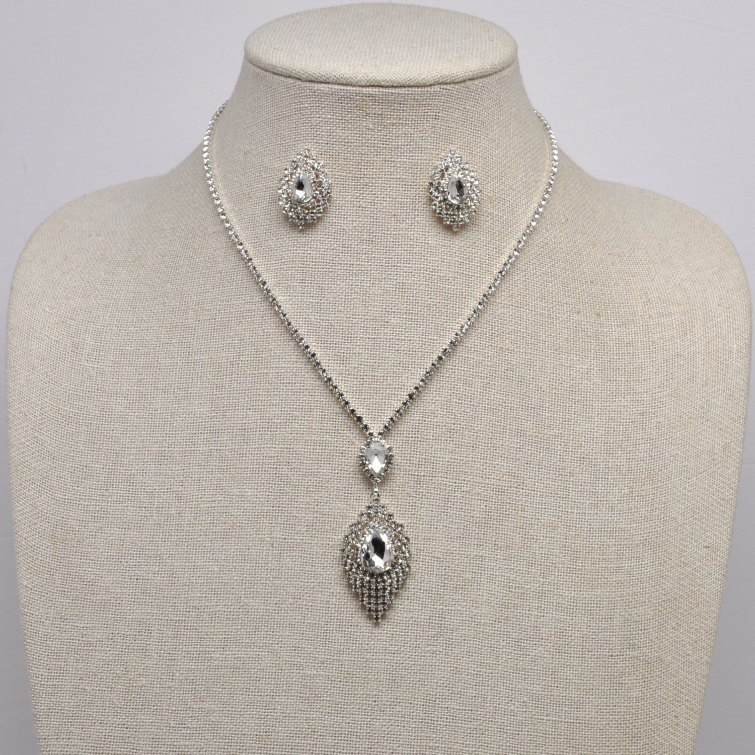 EN20958S1S CRY/S FRMD MRQ STNS NECK SET