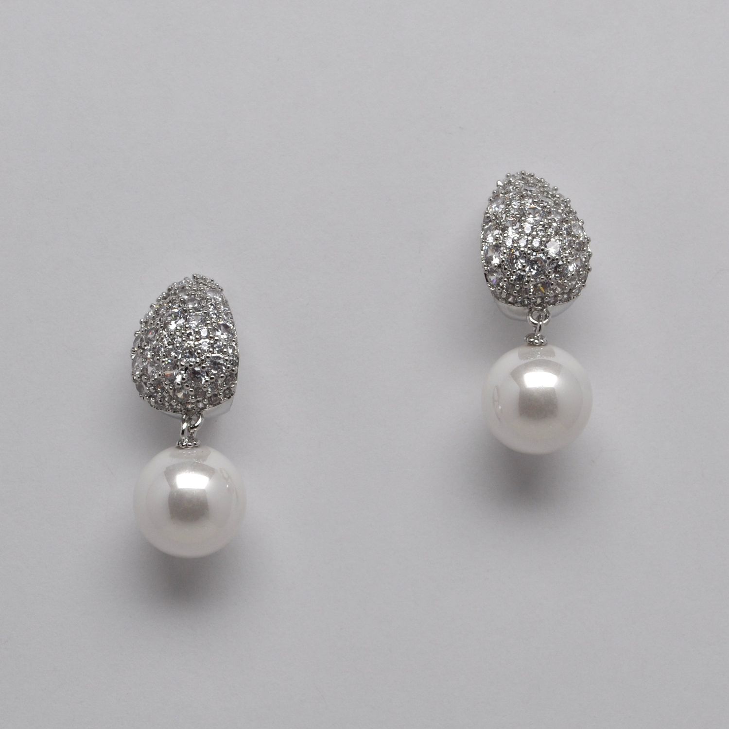 YJ2469E39S1 CZ/PRL/S PAVE CONE SHP  DNG EAR