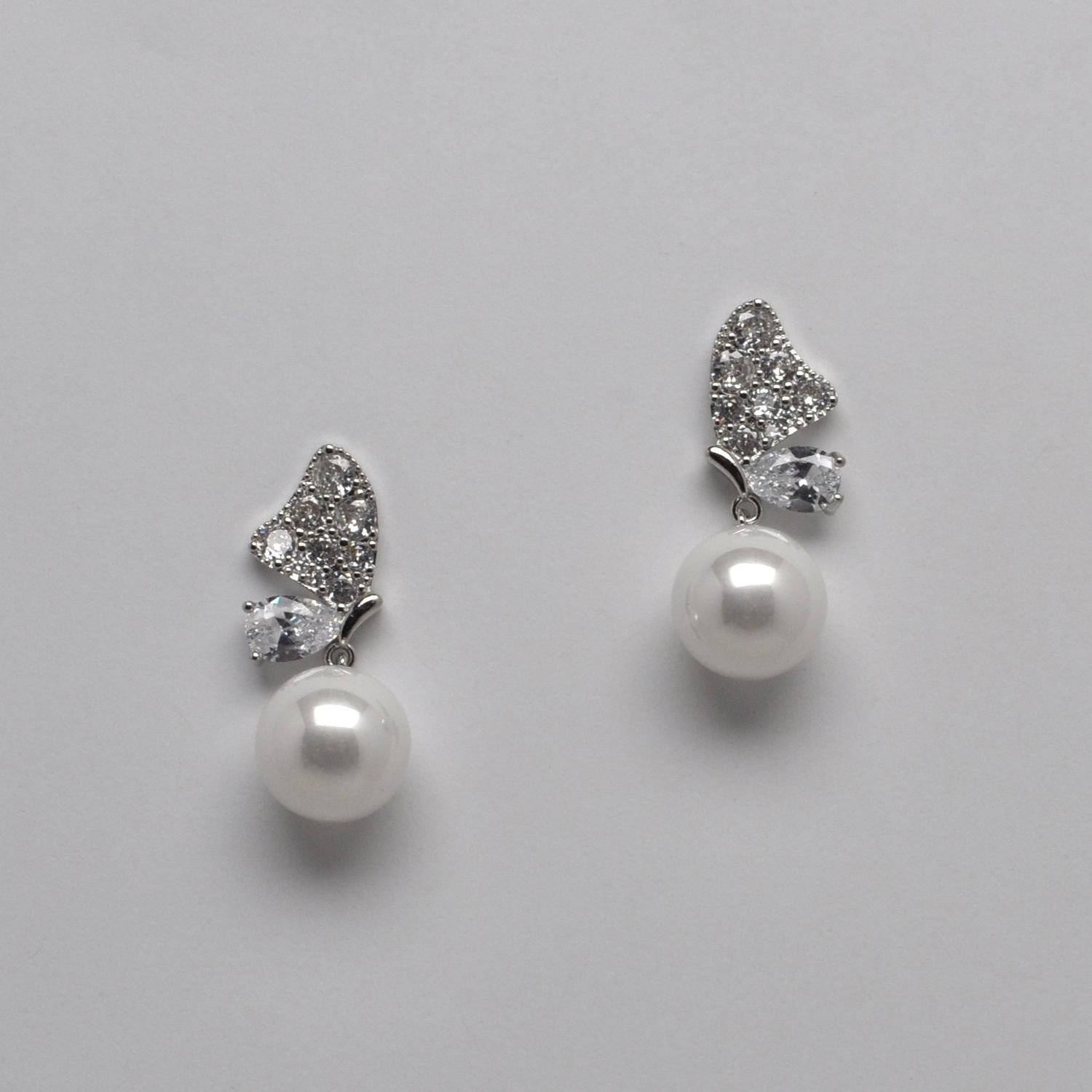 YJ2471E39S1 CZ/PRL/S CLOVER LEAVS PRL DNG EAR