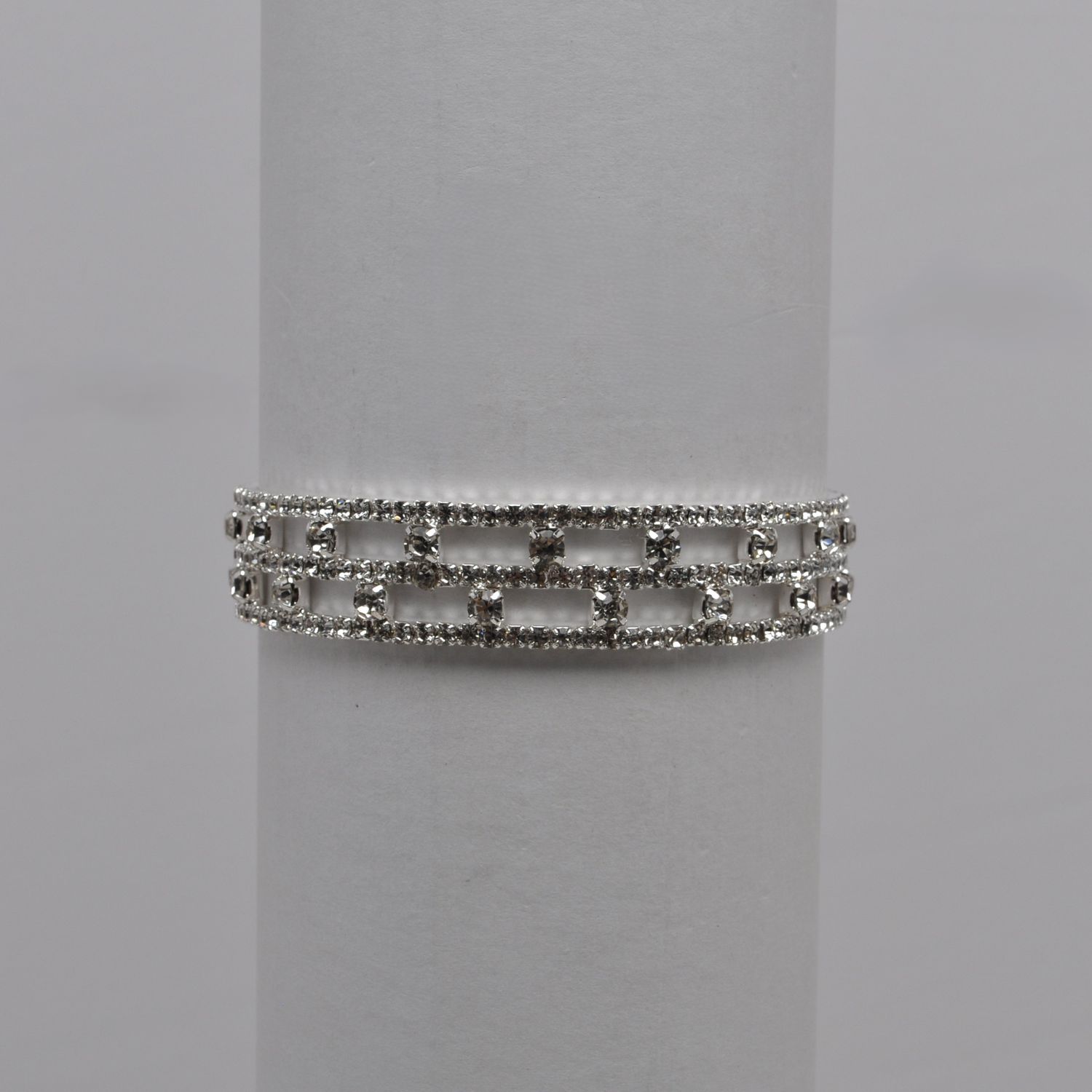 J83496B1S CRY/S DOUBLE ROW PATTERN BRAC