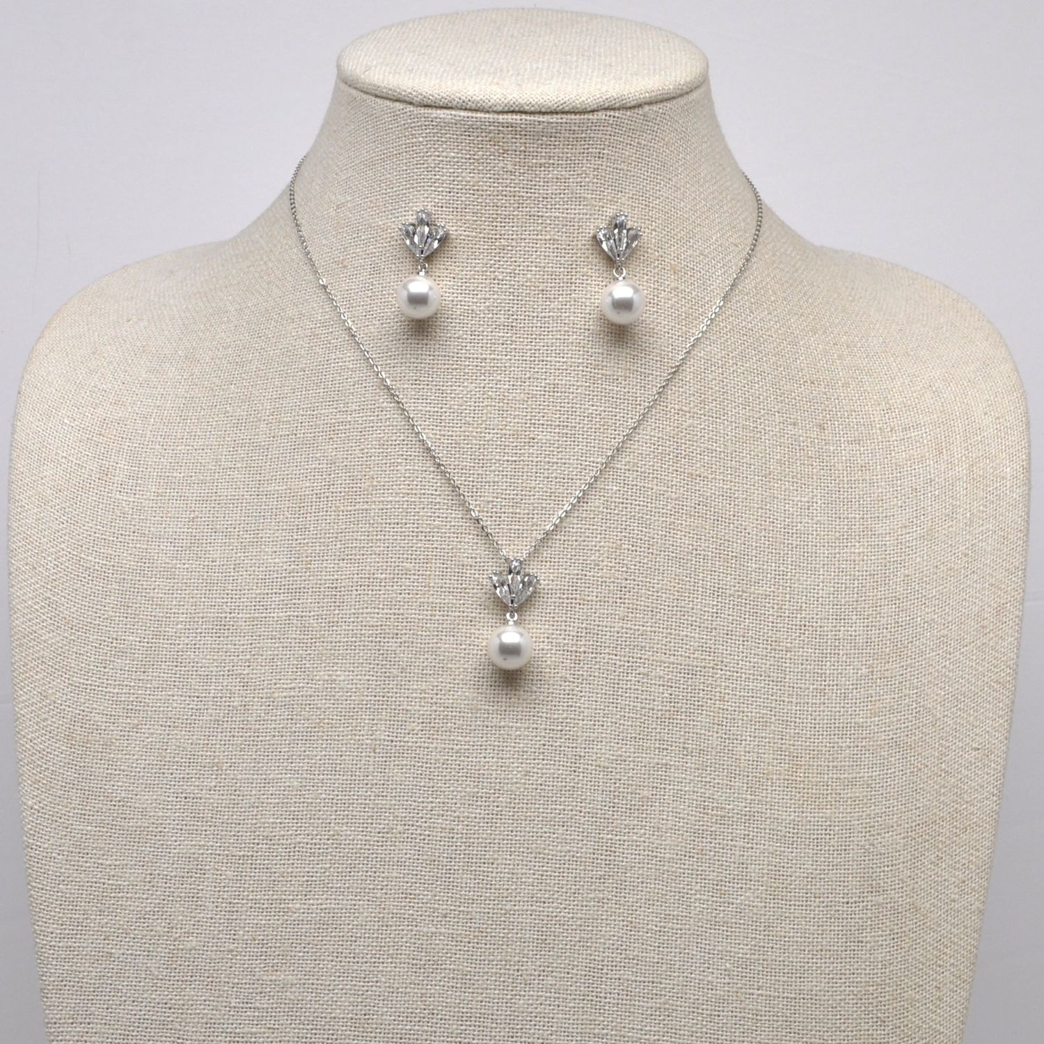 CN013505S39S1 CZ/S  CRYS PRL 3 LEAF TOP SHP SET