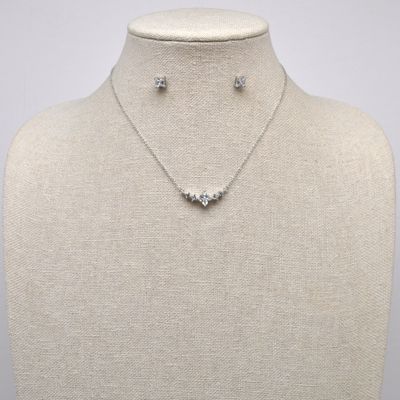 CN013508S1S CZ/S  CRYS CTR DIAMD SHP  STNE SET