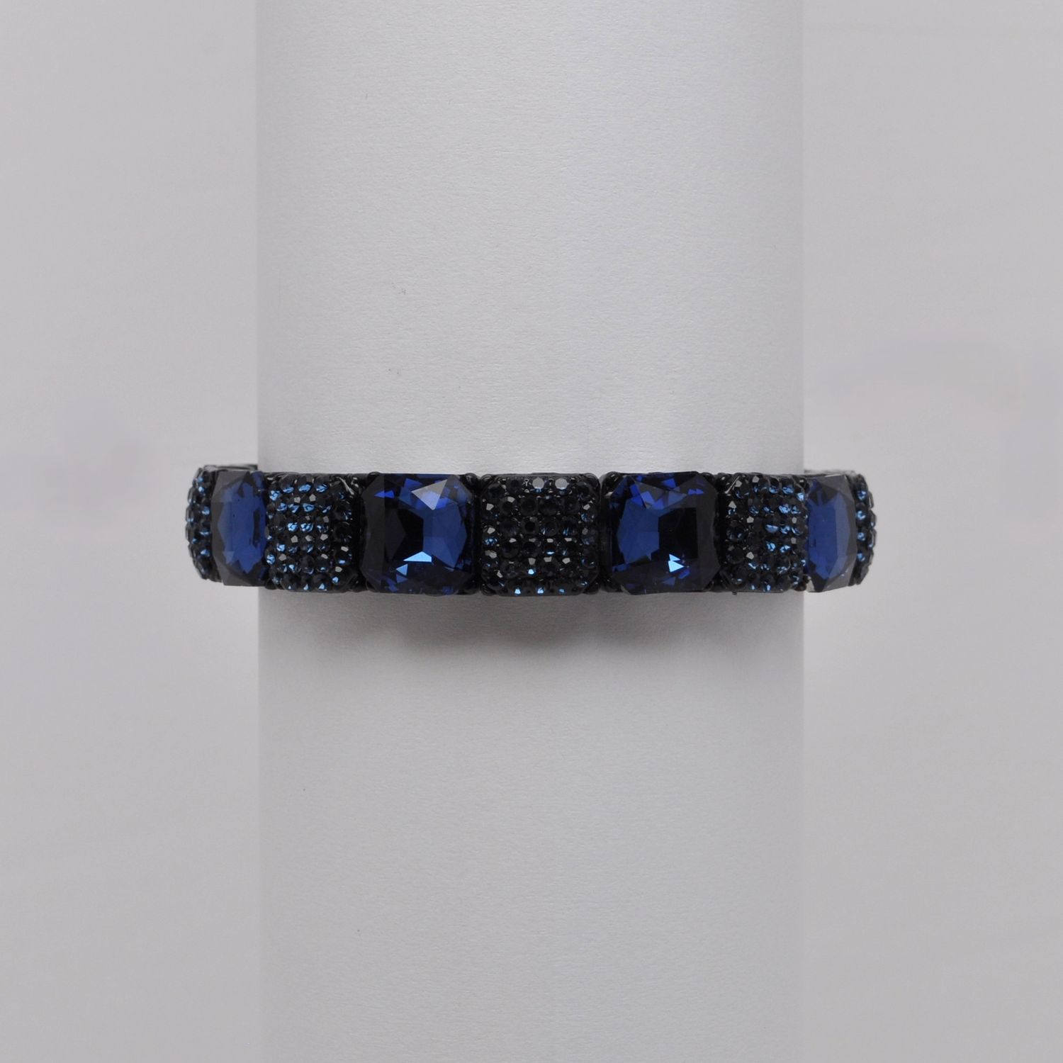 QQ4100B8H  NAVY/H  ALTERNATING SQUARE CRYS &amp; PAVE STN  BRCLT