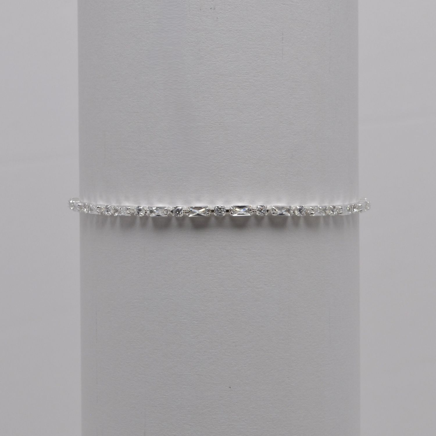 J84485B1S CZ/S BAGUETTE RND SLIDE BOLO BRA