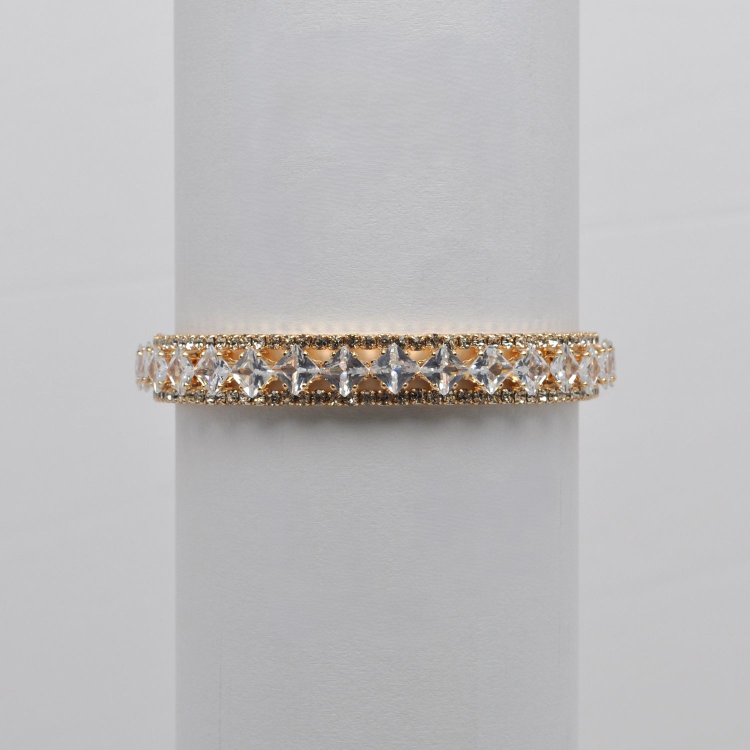 J84409B1G CZ/G SQU STNS CUFF BRAC