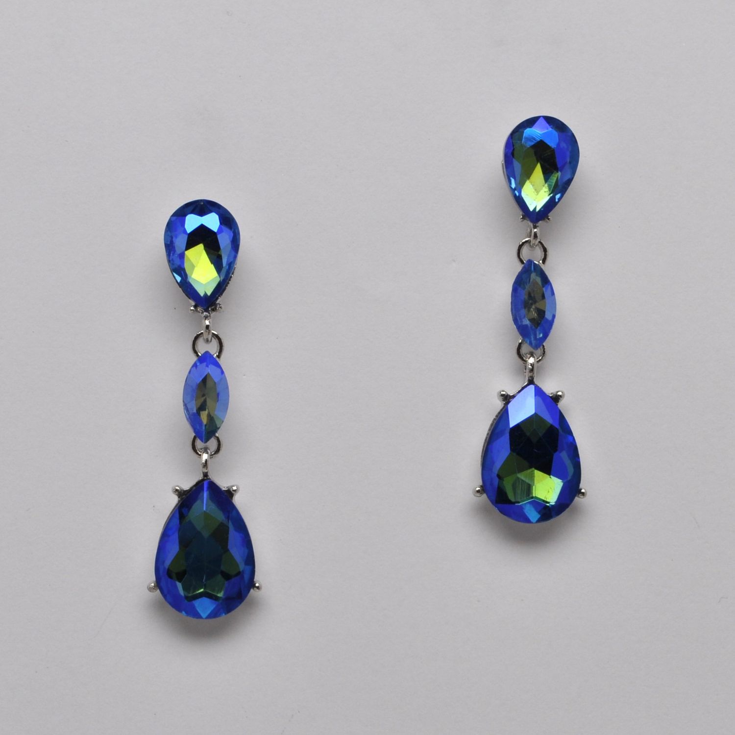 SI2504E17S SAPP-AB/S 3 REVERSED 3  PEAR SHP STNS EAR