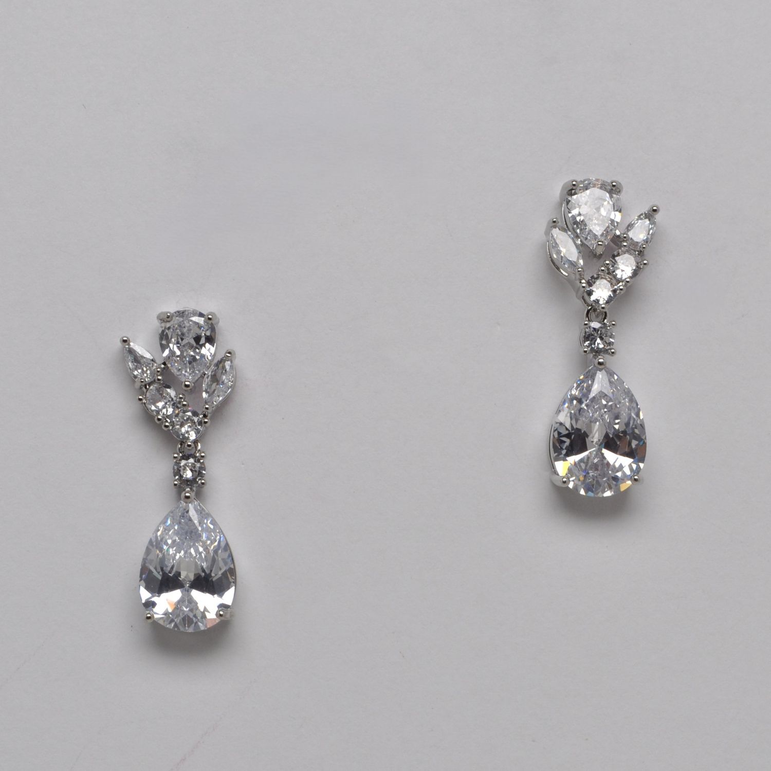 HJ712E1S CZ/S OPEN FLWER TEARDROP DANGLE EAR