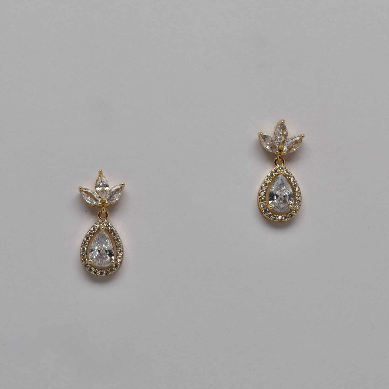 HJ715E1G CZ/G THREE MARQUISE TOP W' TRDRP  EAR