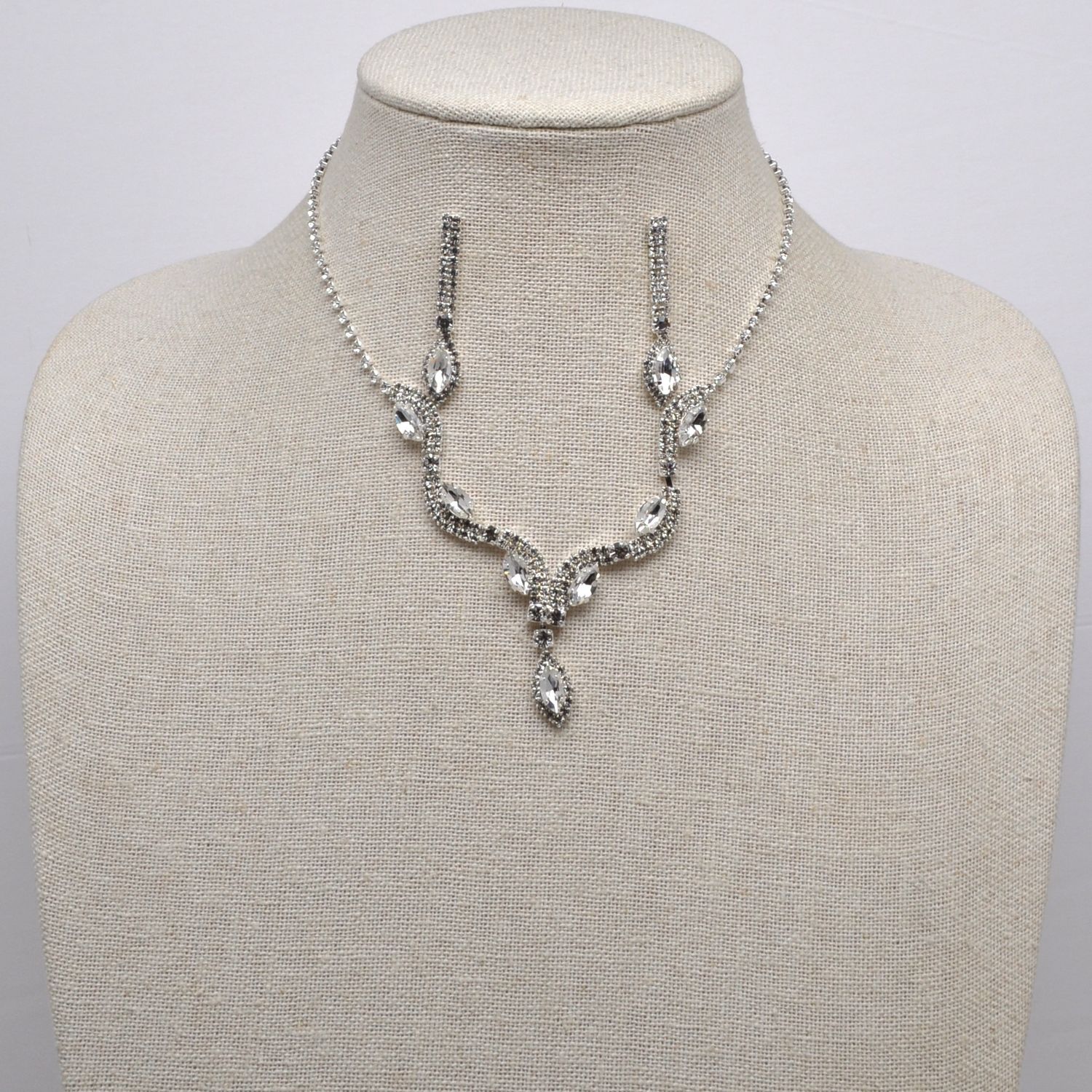 J18830S1S CLR/S  MARQUISE DESIGN WAVY STN NCK SET