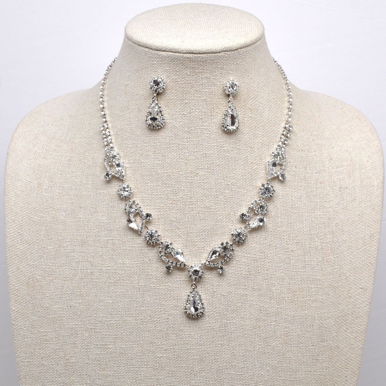 J18846S1S CLR/S RHINESTONE RND NCK SET