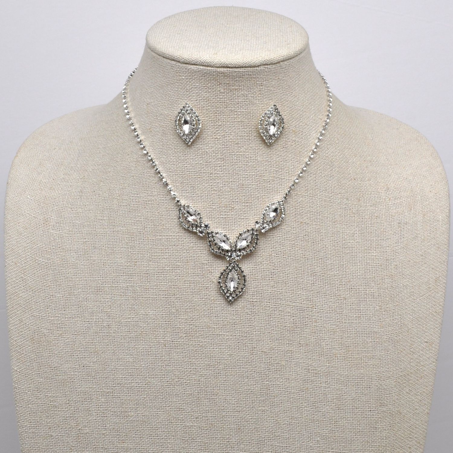J18842S1S CLR/S RHINESTONE MARQUISE CLSTR NCK SET