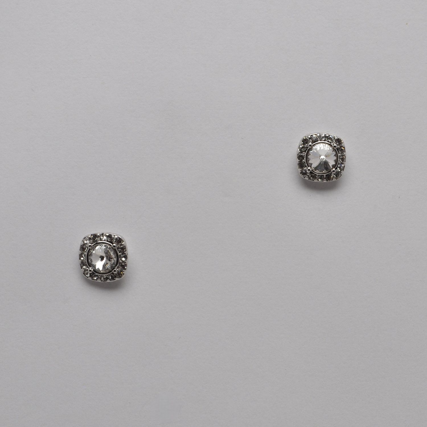 J28951E1S CRY/SIL CLASSIC RHINESTONE STUD EARRING