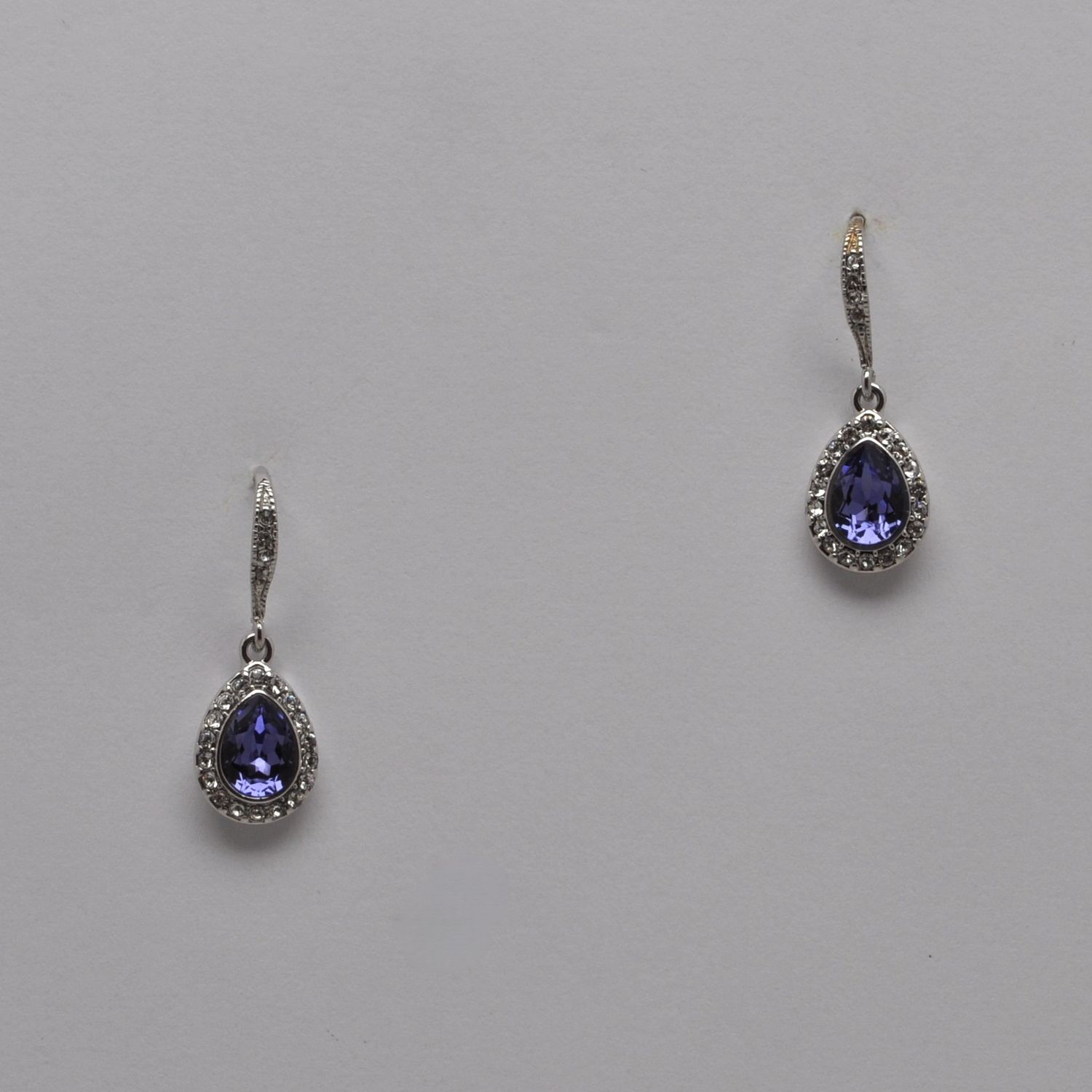 J28953E64S TANZ/SIL RHINESTONE TEARDROP FISH HOOK EAR