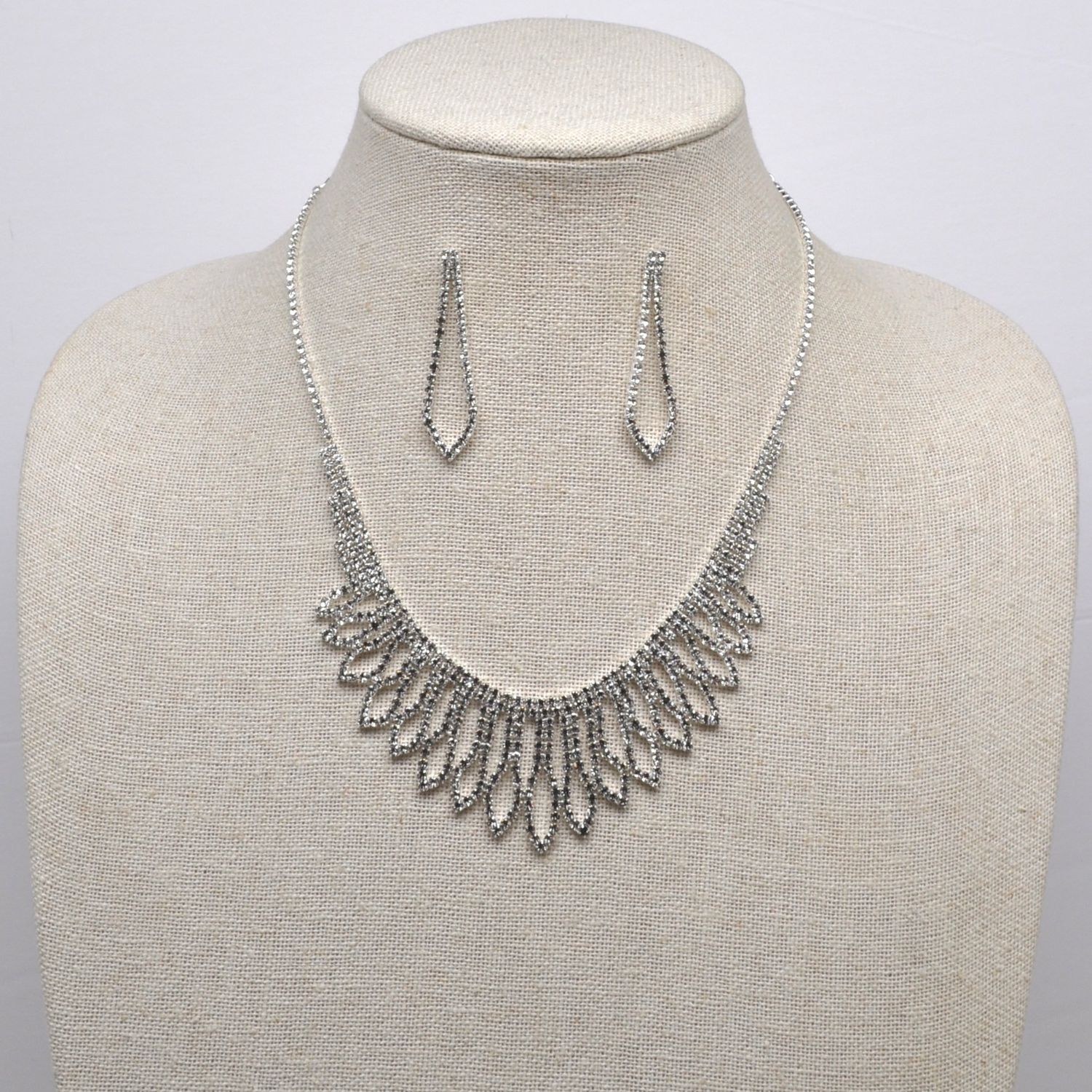 CJ2010S1S CLR/S CRY OPEN MARQUISE POINT BIB SET
