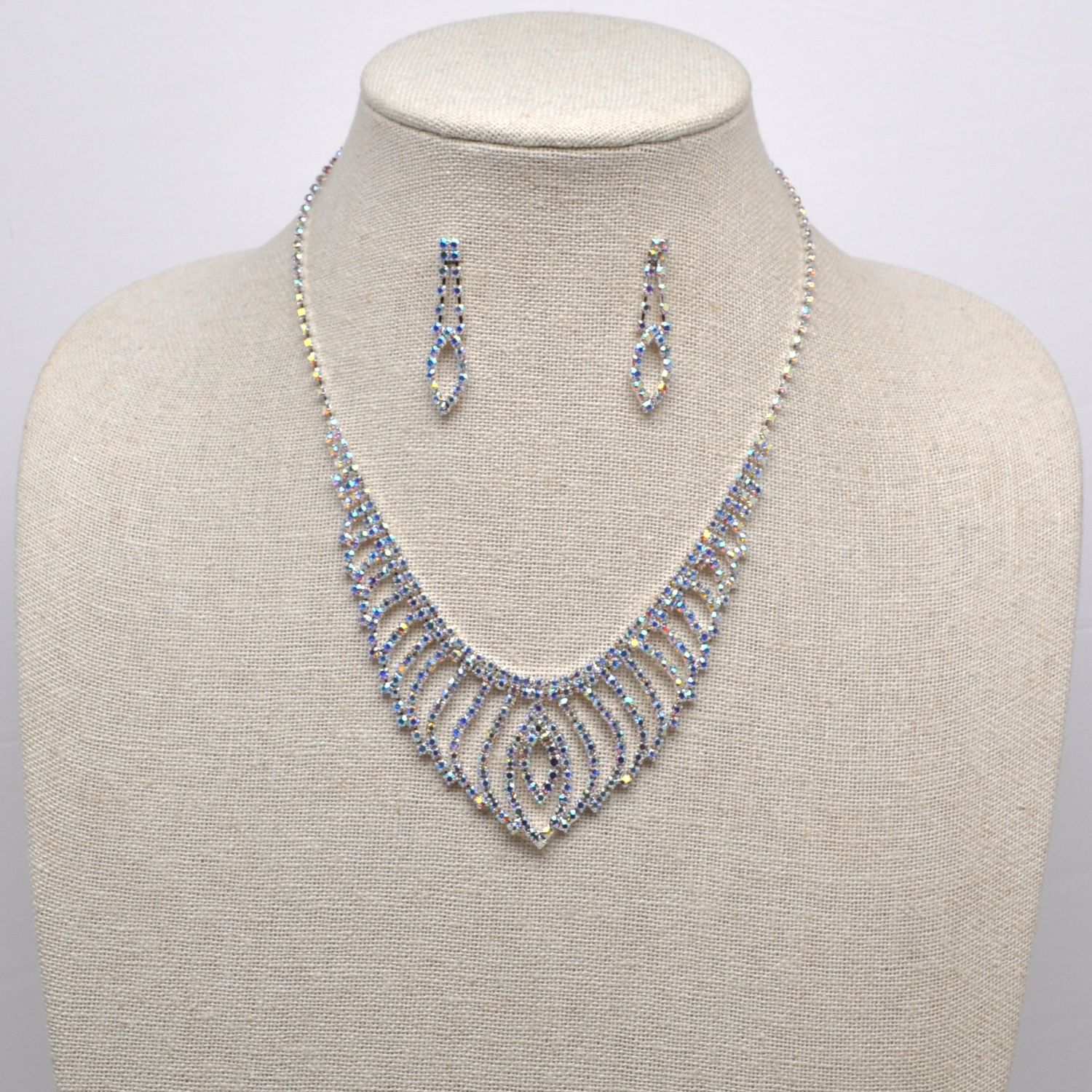 CJ2011S3S AB/S OPEN SCALLOP STYLE BIB NECK SET