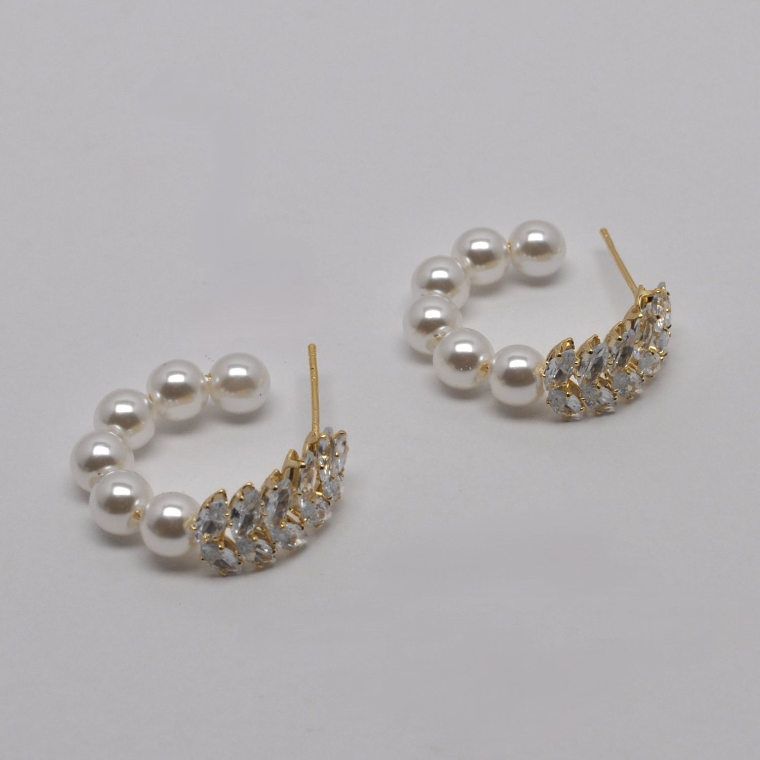 LB11296E40  CZ/PRL/CRY  MARQUISE STN &amp; PRL HOOP EARR