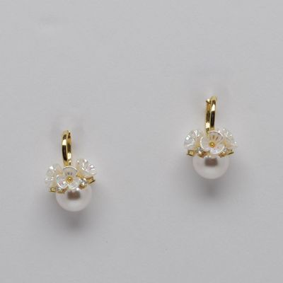 LB068535E40 PRL/G BALL FLWR CLUSTR PEARL EARR