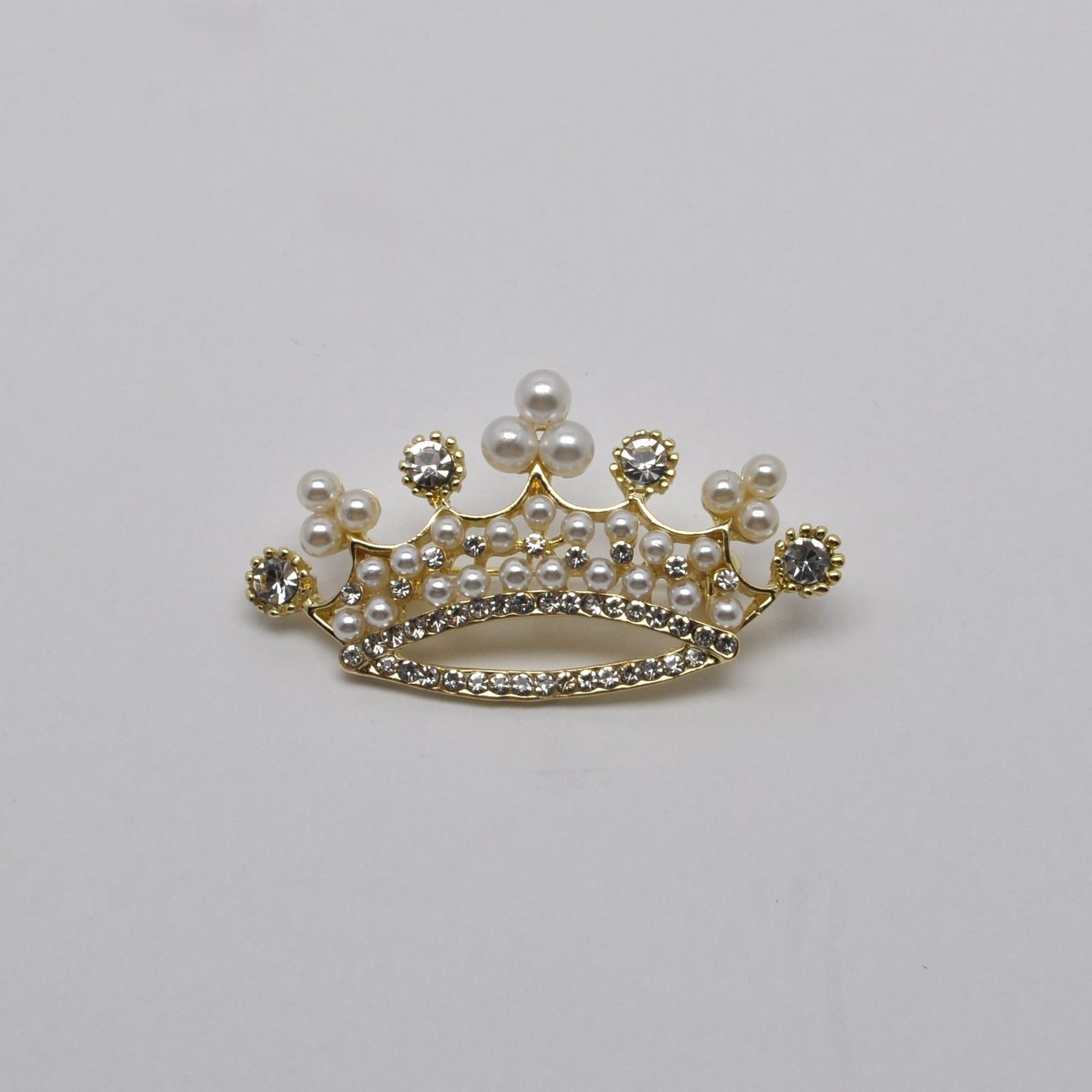 AP13010PG CLR/G AND PEARL CROWN PIN