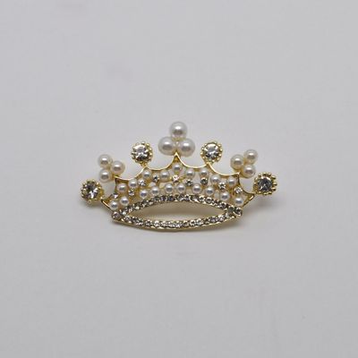 AP13010PG CLR/G AND PEARL CROWN PIN