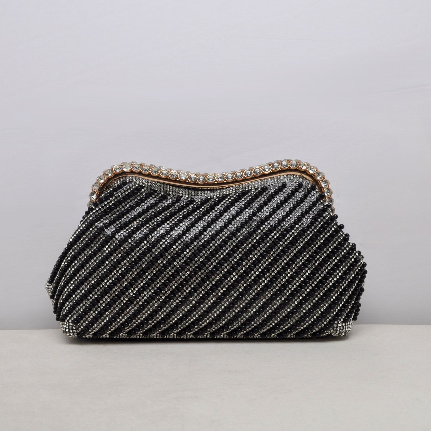 HF6026CBK BLK/G BLK PEARL &amp; RHINESTONE STRIPPED CLUTCH PURSE