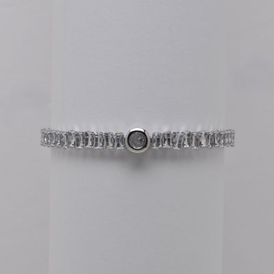 JM8751B1S CZ/S EMRLD SHAPE STONES COIL BRAC