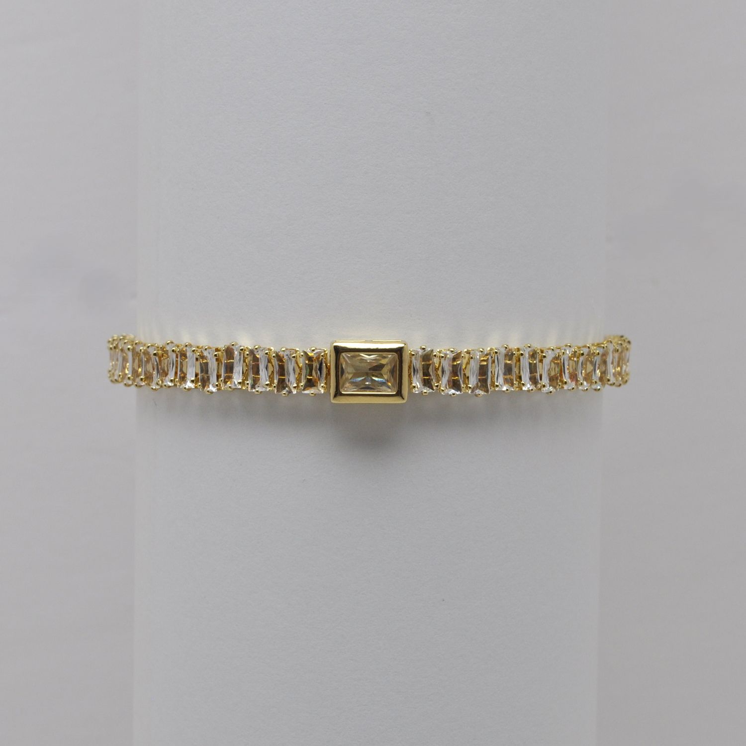 JM8750B1G CZ/G RECTAN STONES COIL BRAC