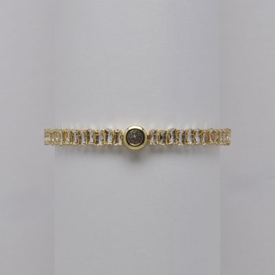 JM8751B1G CZ/G EMRLD SHAPE STONES COIL BRAC