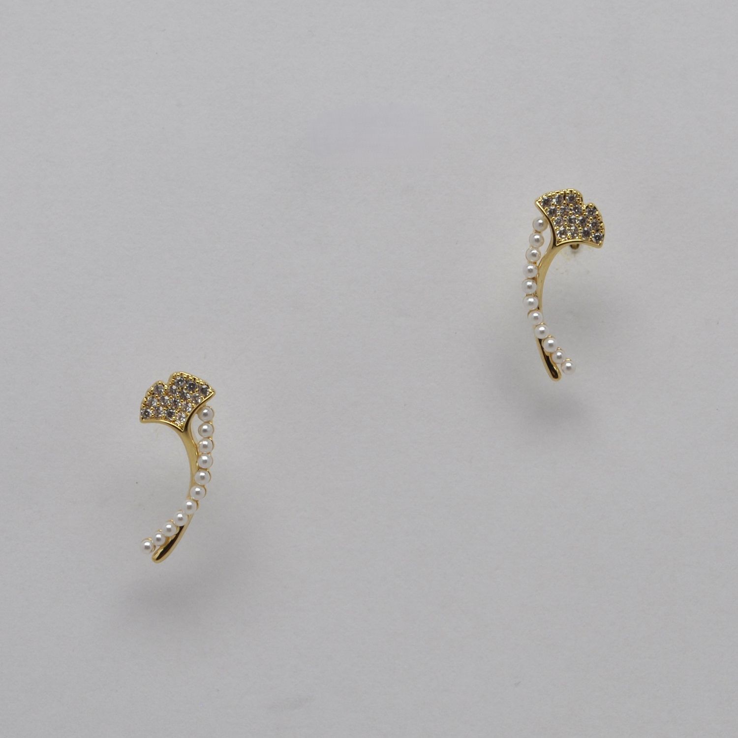 JE150748E40G CZ PRL/G  TULIP AND CRYS PRL DESIGN EAR
