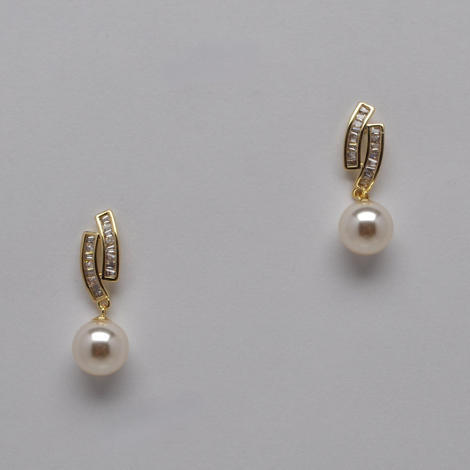 LB14808E40G  CZ PRL CRY/GLD MARQUISE SWIRL W' DNGLE EARR