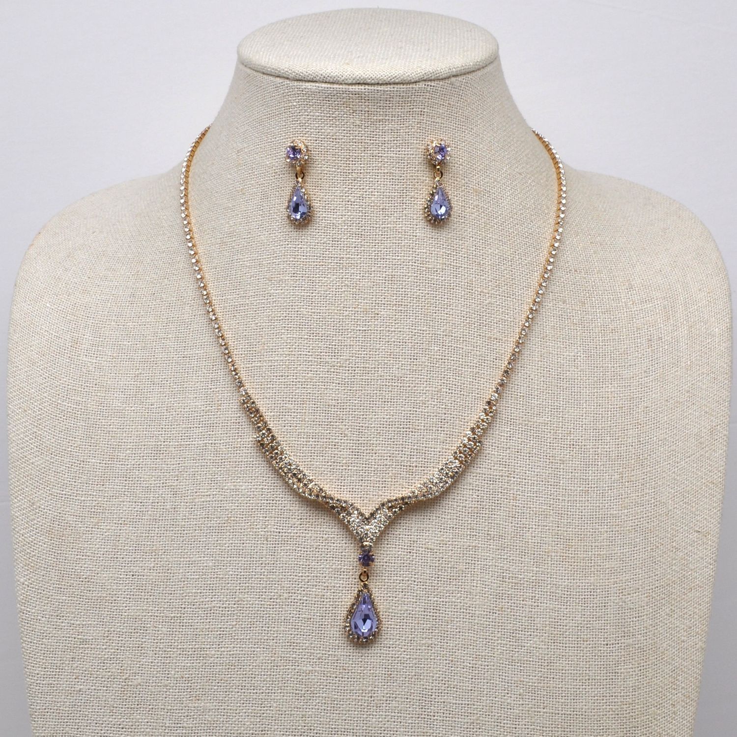J49983S19G LT-AMY/GLD SWIRL V TRDROP NECKLACE SET