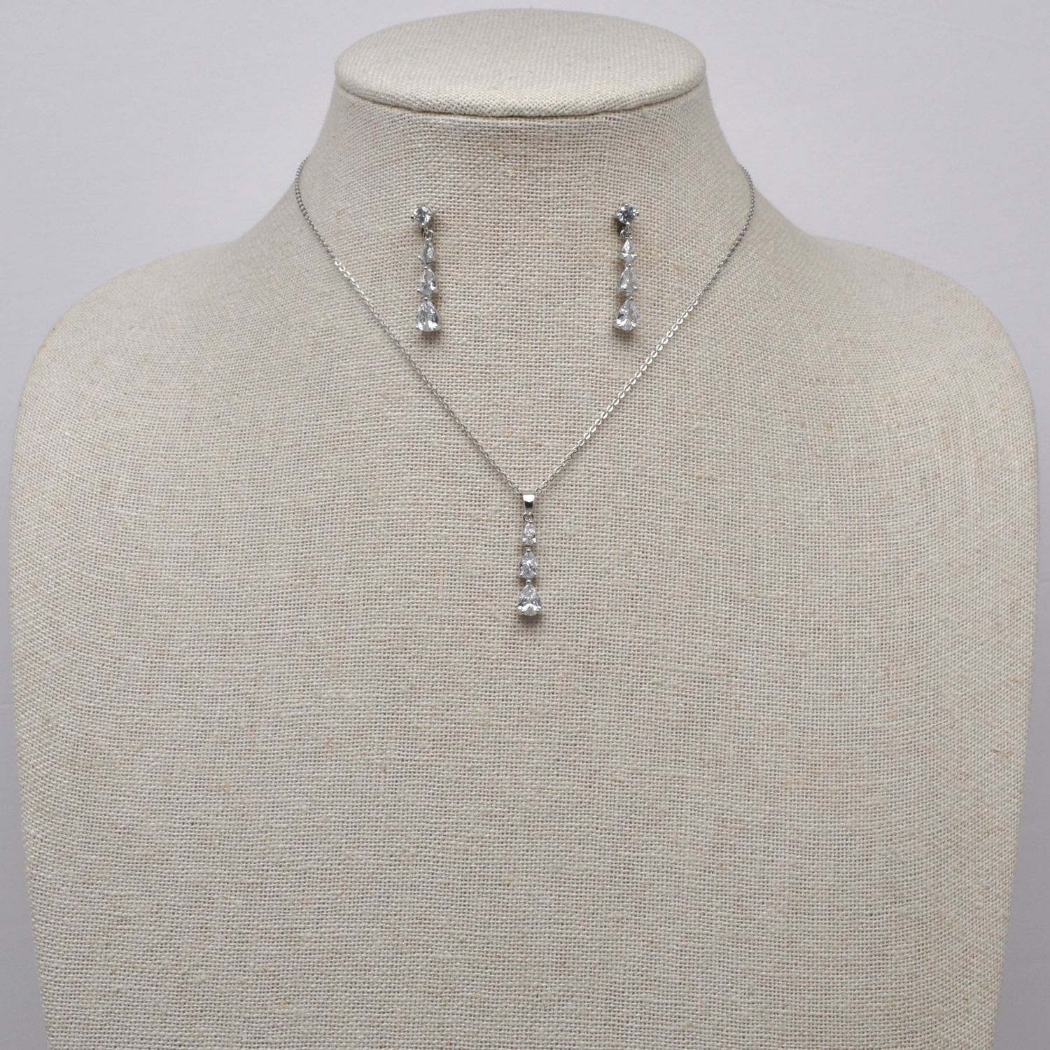 CN013520S1S CZ/S  CRY THREE TEARDROP DANGLE SET