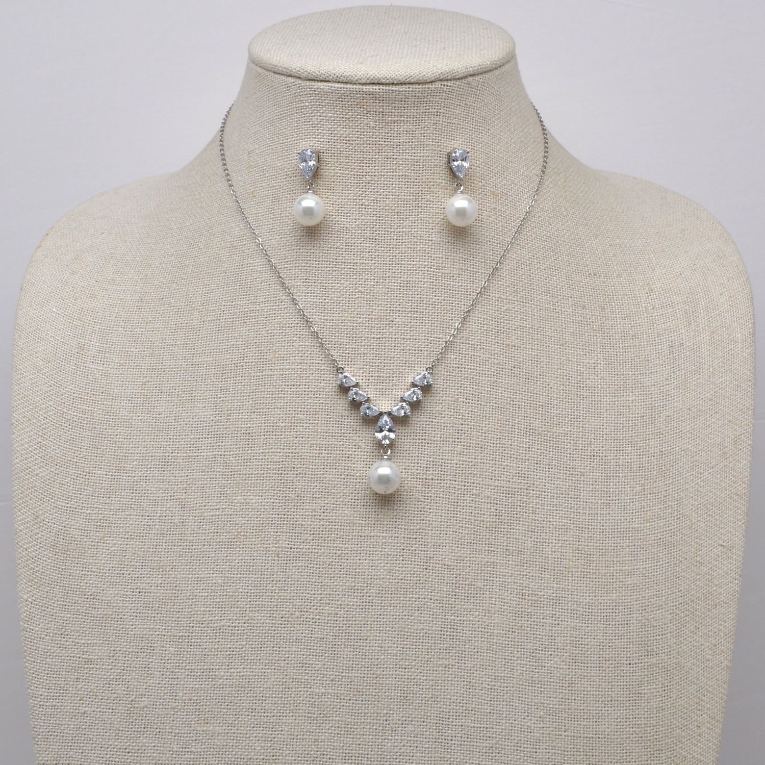 CN013526S39S1 CZ/S PRL TRDRP W/ PRL CNTR NECK SET