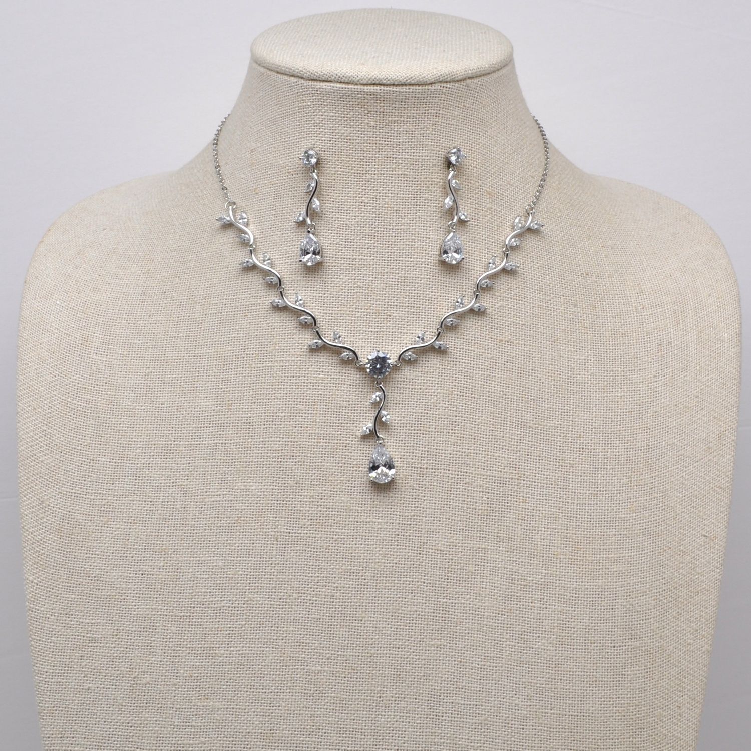 CN013514S1S CZ/S  Y DROP FLWR VINE NECKSET